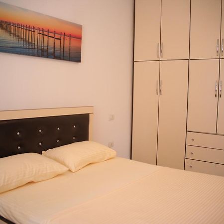 Pleasant Apartment With Free Dedicated Parking In Komuna E Parisit Тирана Екстериор снимка