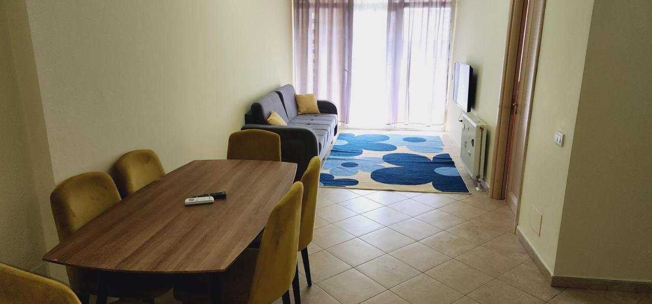 Pleasant Apartment With Free Dedicated Parking In Komuna E Parisit Тирана Екстериор снимка