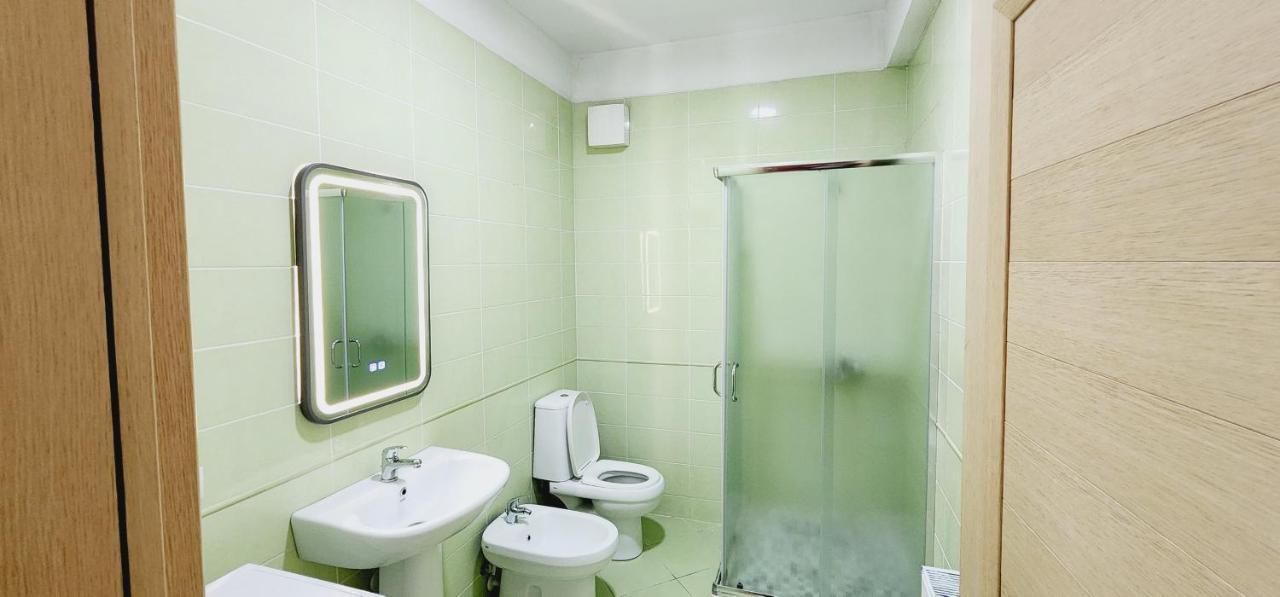 Pleasant Apartment With Free Dedicated Parking In Komuna E Parisit Тирана Екстериор снимка