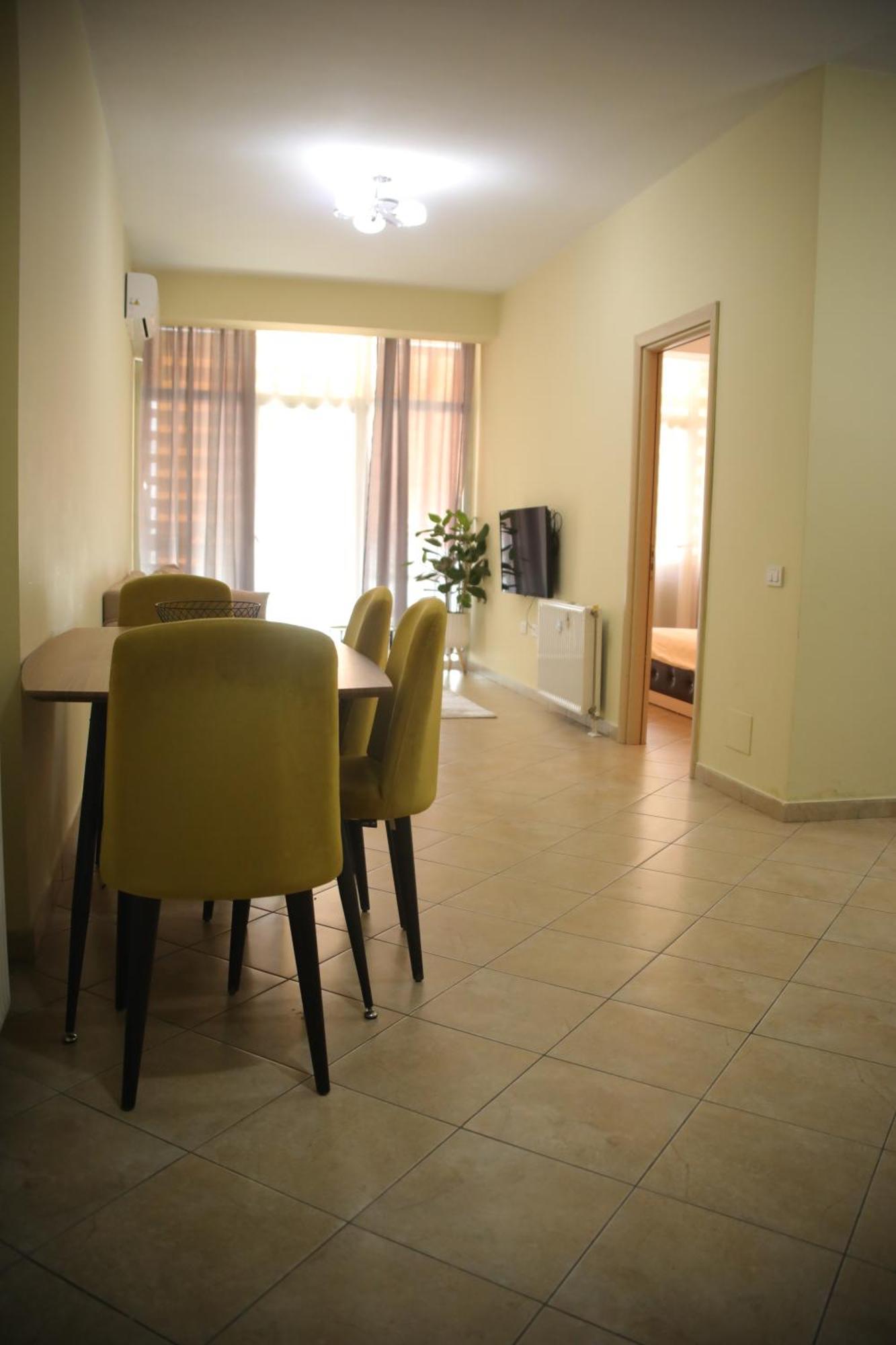 Pleasant Apartment With Free Dedicated Parking In Komuna E Parisit Тирана Екстериор снимка