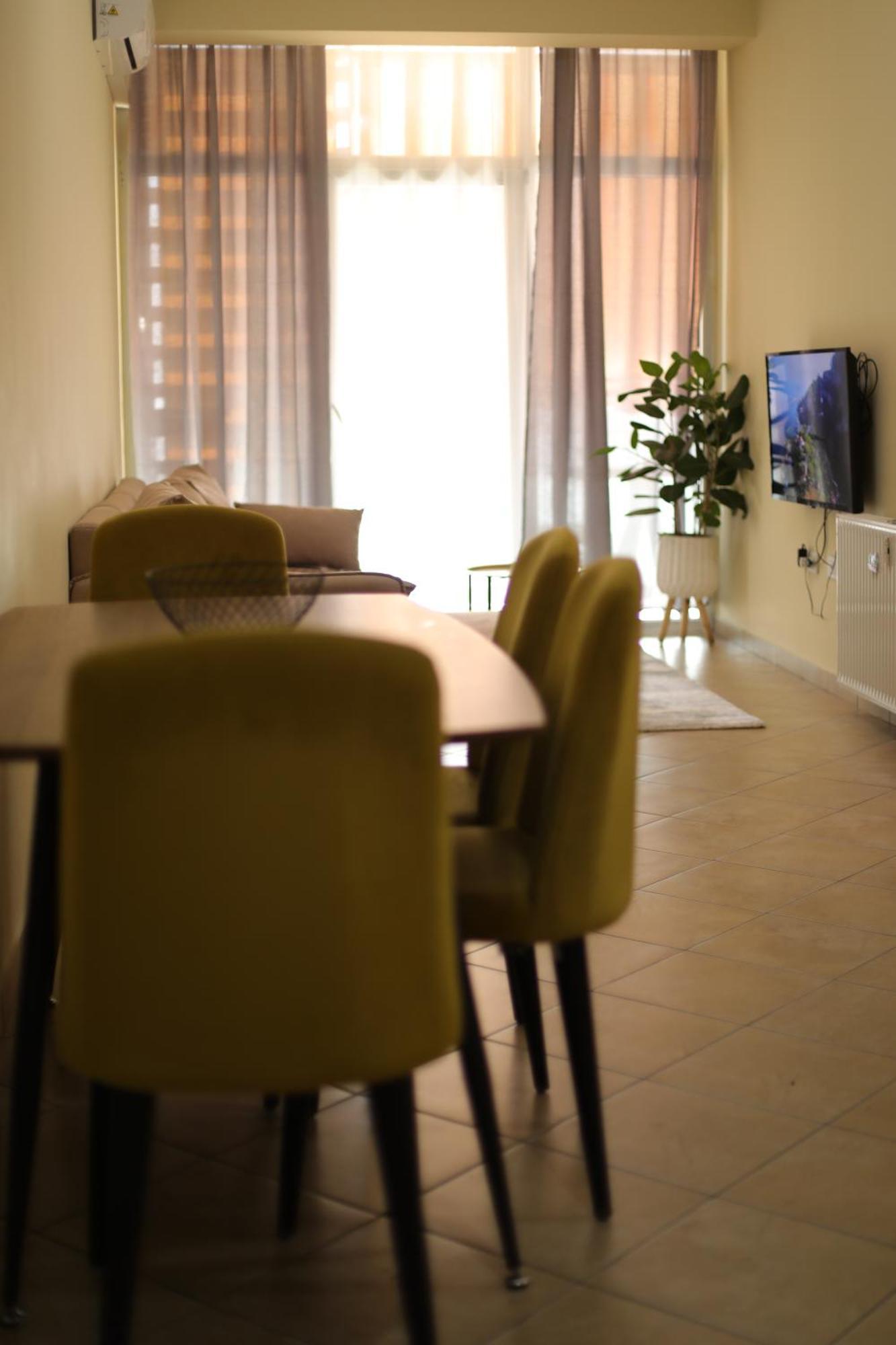 Pleasant Apartment With Free Dedicated Parking In Komuna E Parisit Тирана Екстериор снимка