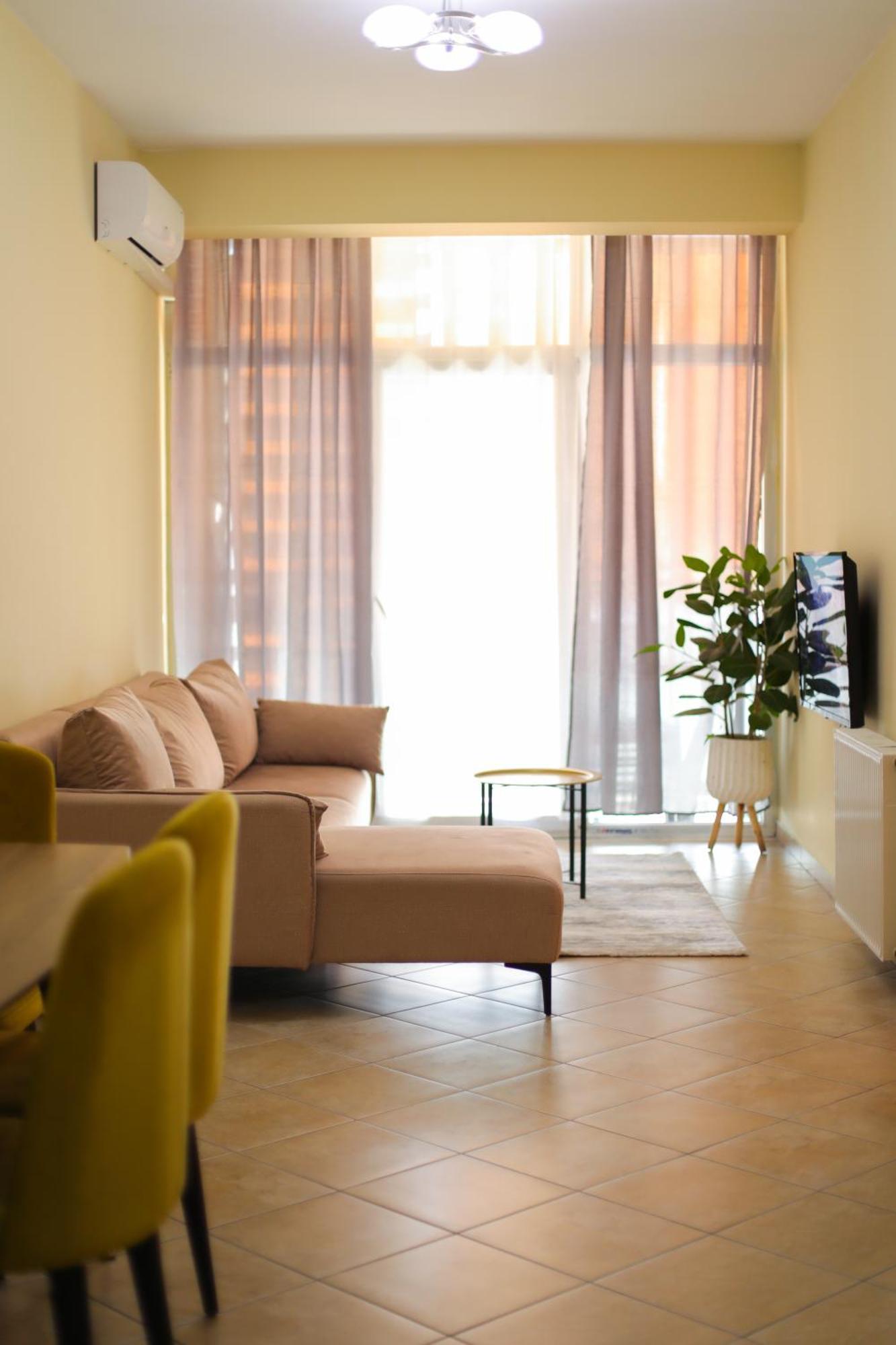 Pleasant Apartment With Free Dedicated Parking In Komuna E Parisit Тирана Екстериор снимка
