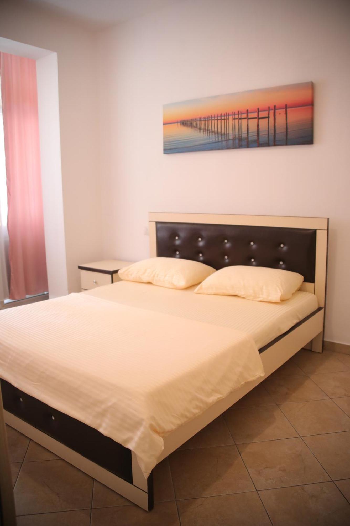 Pleasant Apartment With Free Dedicated Parking In Komuna E Parisit Тирана Екстериор снимка