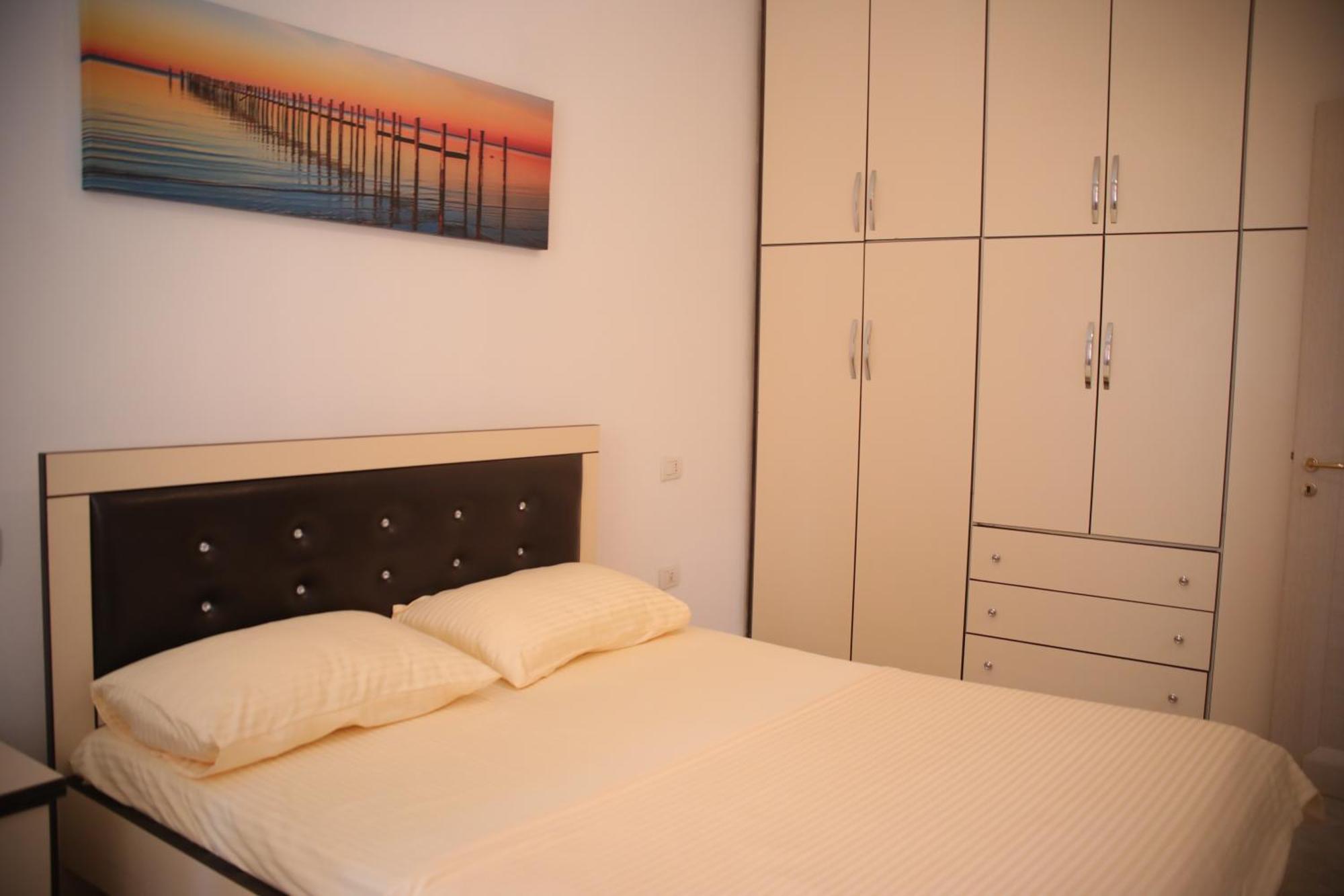 Pleasant Apartment With Free Dedicated Parking In Komuna E Parisit Тирана Екстериор снимка