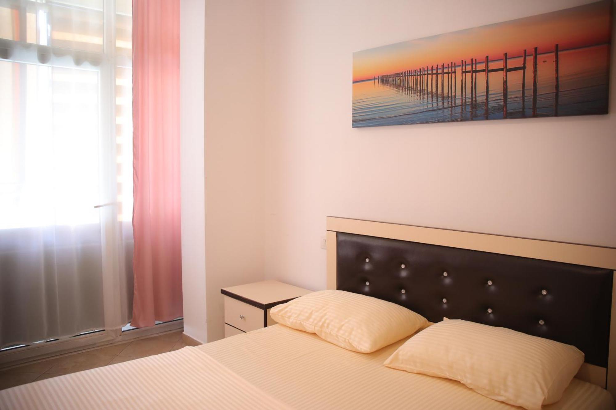 Pleasant Apartment With Free Dedicated Parking In Komuna E Parisit Тирана Екстериор снимка
